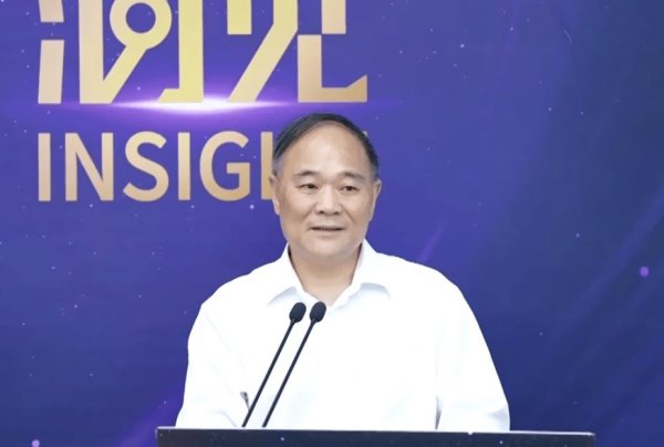 港联配资 常存敬畏，李书福论“汽车与道”